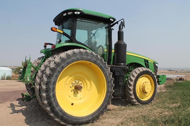 Image of John Deere 8270R equipment image 4