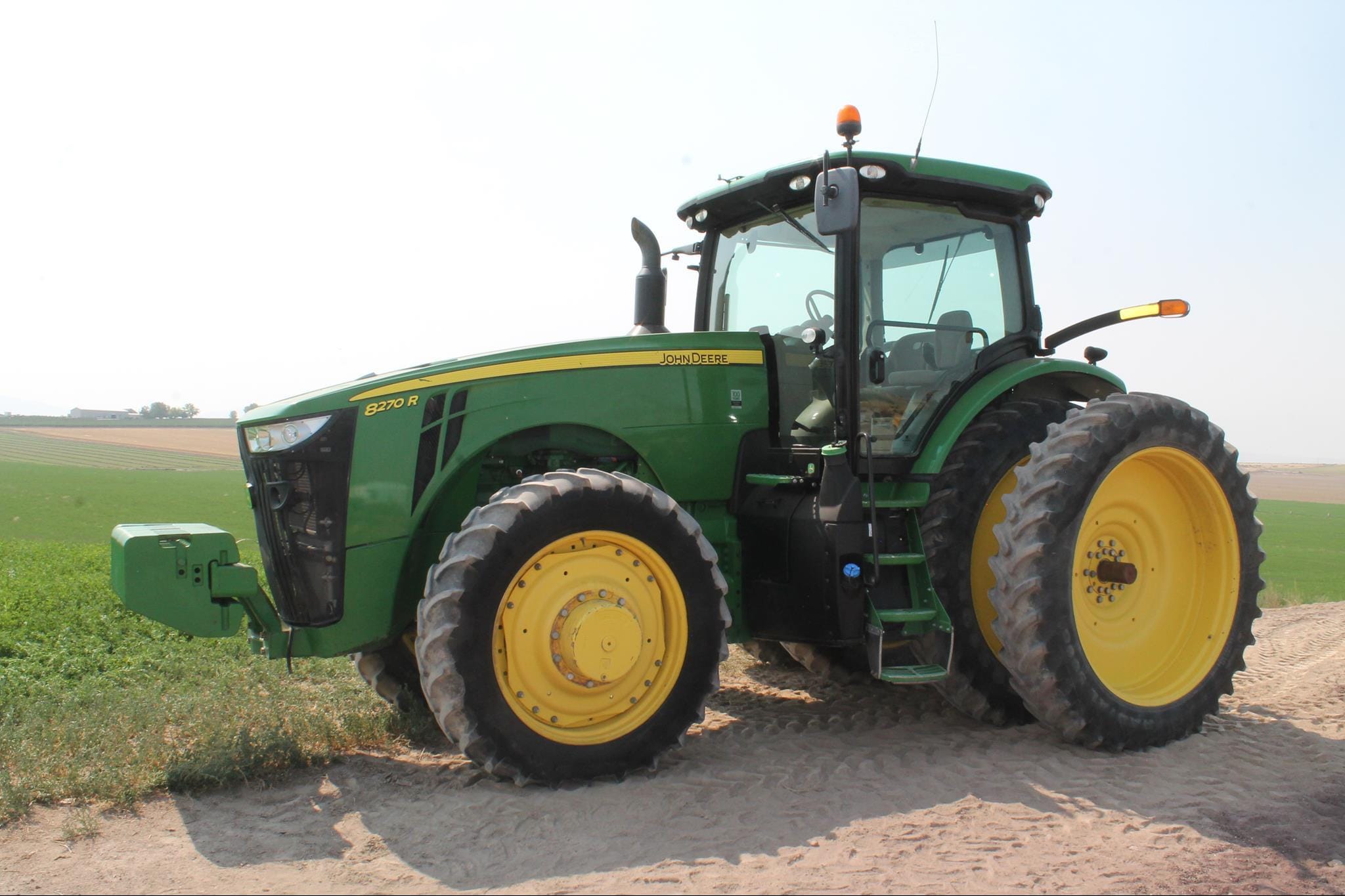 Main image John Deere 8270R