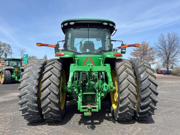 Image of John Deere 8270R equipment image 2