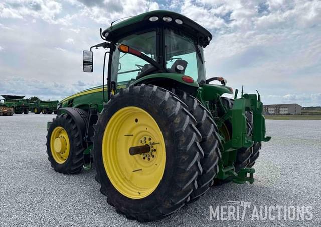 Image of John Deere 8270R equipment image 2