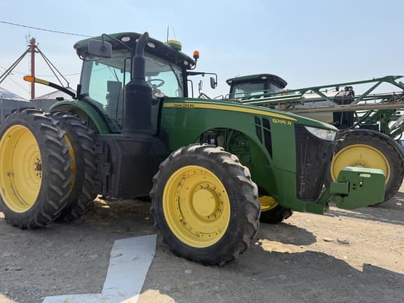 Image of John Deere 8295R equipment image 4