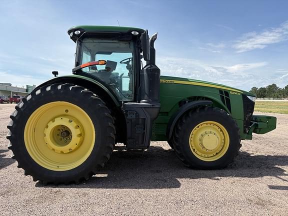 Image of John Deere 8295R equipment image 2