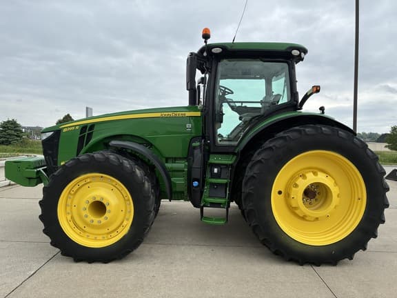 Image of John Deere 8295R equipment image 2