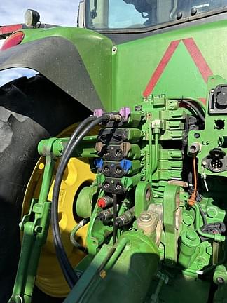 Image of John Deere 8295R equipment image 4