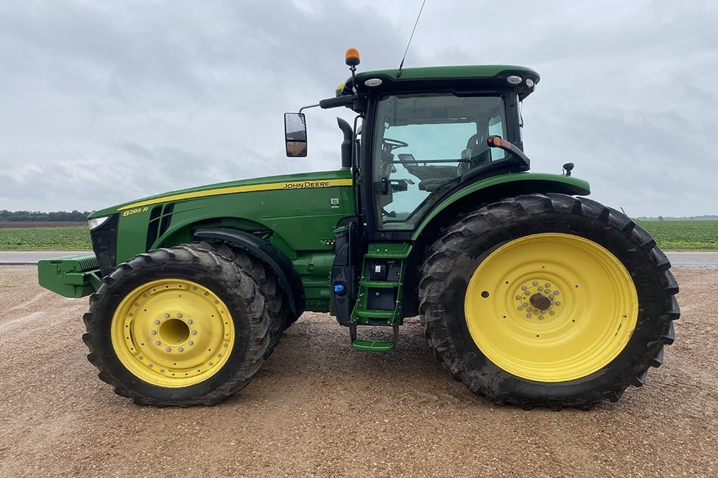 2018 John Deere 8295R Equipment Image0