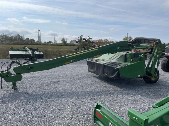 Image of John Deere 830 equipment image 1
