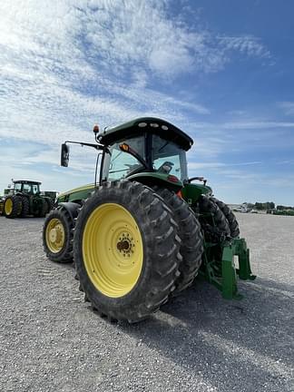 Image of John Deere 8320R equipment image 3