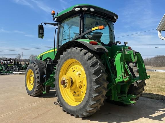 Image of John Deere 8320R equipment image 3