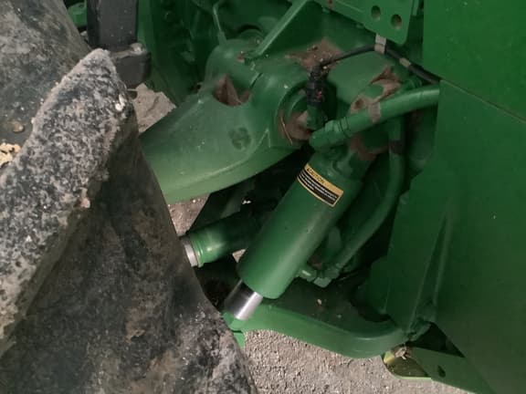 Image of John Deere 8320R equipment image 4