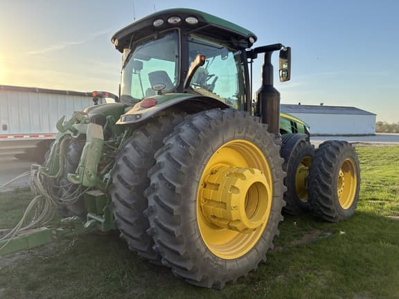 Image of John Deere 8320R equipment image 2