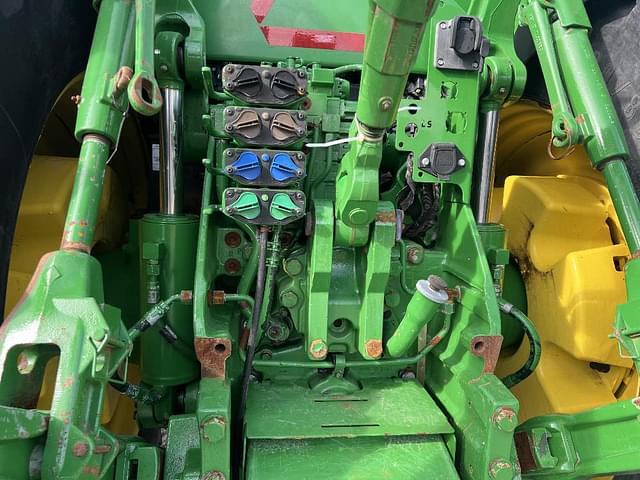 Image of John Deere 8320R equipment image 1