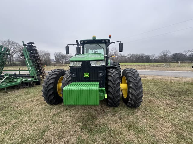 Image of John Deere 8320R equipment image 3