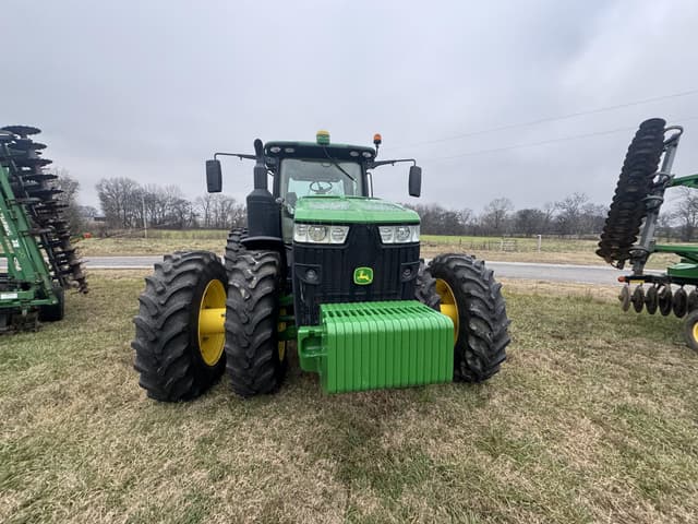 Image of John Deere 8320R equipment image 4