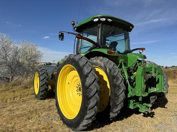 Image of John Deere 8320R equipment image 3