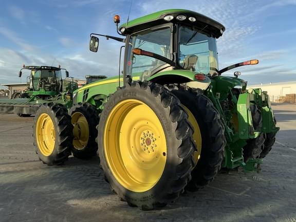 Image of John Deere 8320R equipment image 2