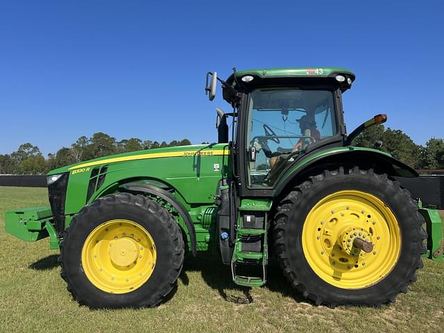 Image of John Deere 8320R equipment image 1