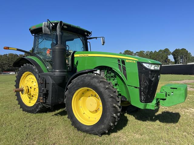 Image of John Deere 8320R equipment image 4