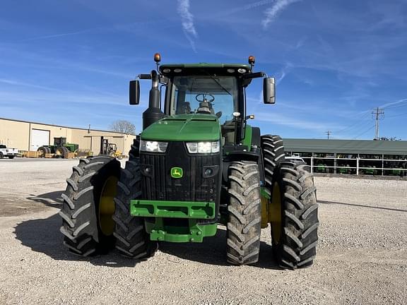 Image of John Deere 8320R equipment image 1