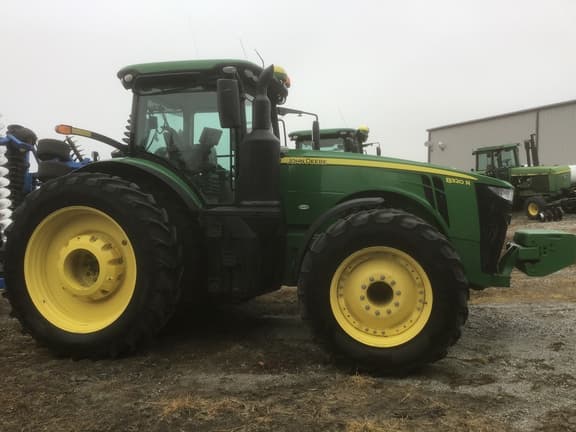 Image of John Deere 8320R equipment image 4