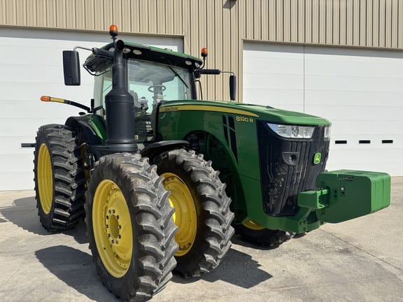 2018 John Deere 8320R Equipment Image0