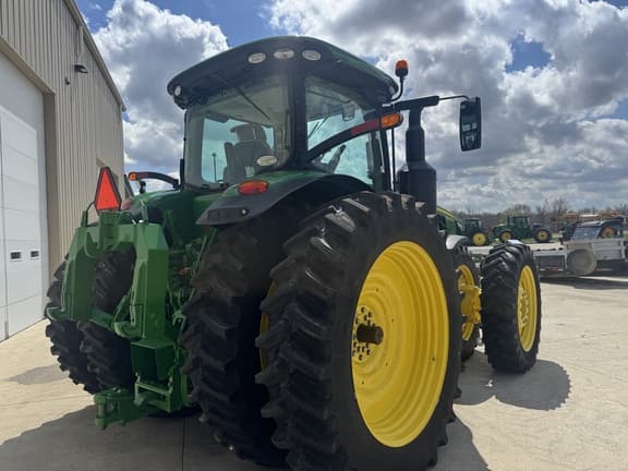 Image of John Deere 8320R equipment image 3
