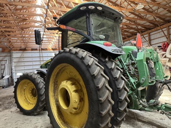 Image of John Deere 8320R equipment image 1