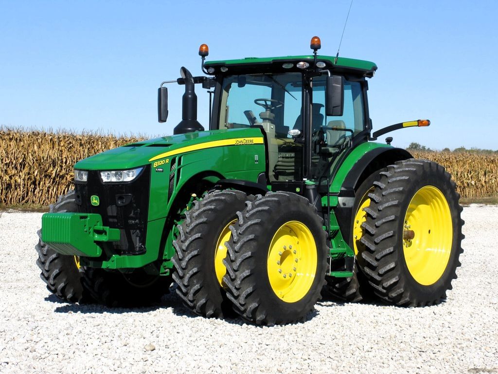 2018 John Deere 8320R Equipment Image0