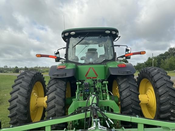 Image of John Deere 8320R equipment image 4
