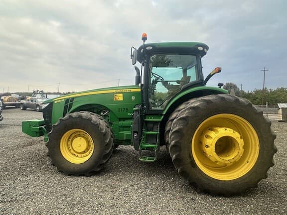 Image of John Deere 8320R equipment image 1