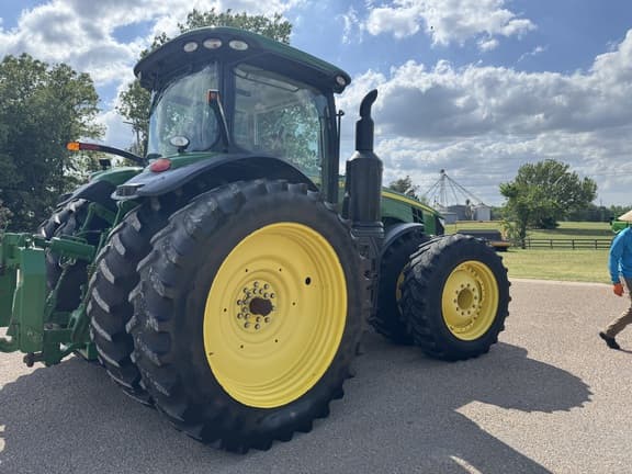 Image of John Deere 8320R equipment image 3