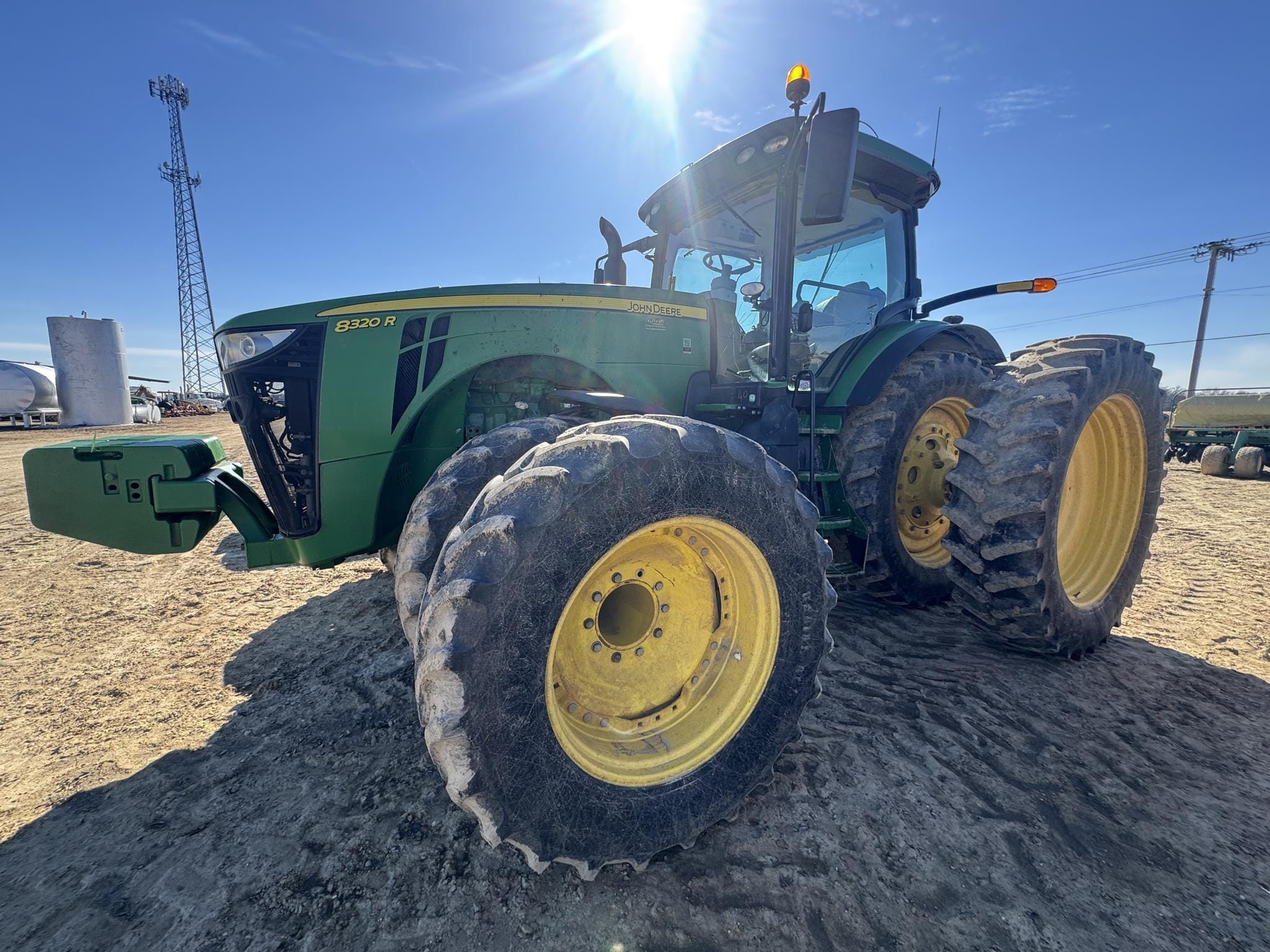 2018 John Deere 8320R Equipment Image0