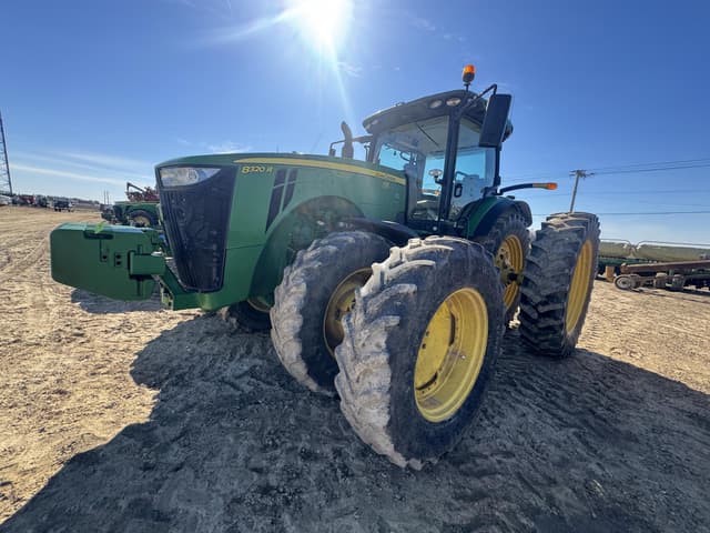 Image of John Deere 8320R equipment image 1