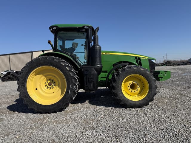 Image of John Deere 8320R equipment image 3