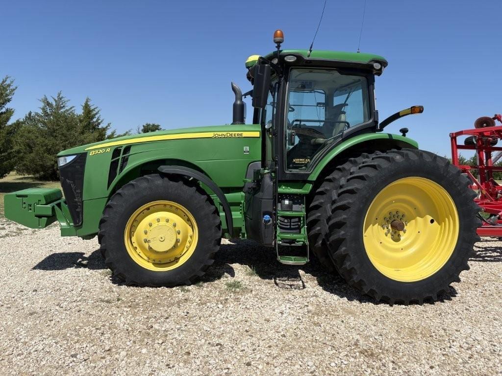 Image of John Deere 8320R Primary image