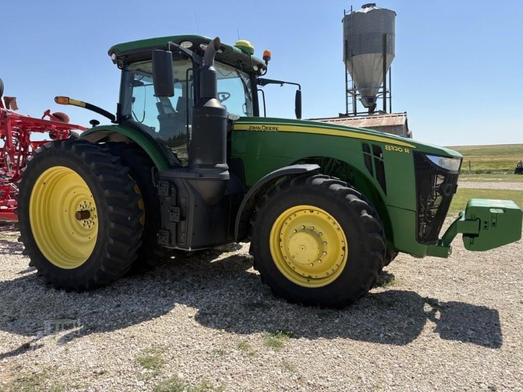 2018 John Deere 8320R Equipment Image0