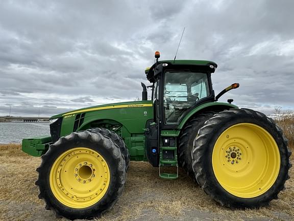 Image of John Deere 8320R equipment image 1