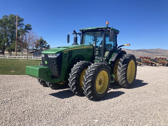 2018 John Deere 8320R Equipment Image0