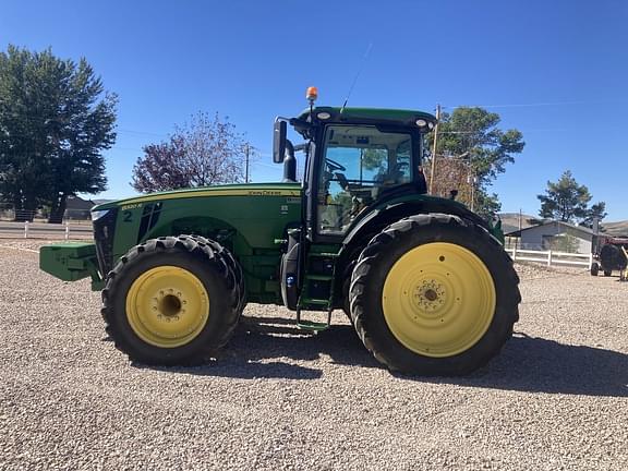 Image of John Deere 8320R equipment image 4