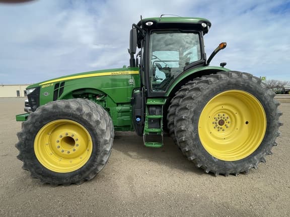 Image of John Deere 8320R equipment image 1