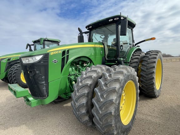 2018 John Deere 8320R Equipment Image0
