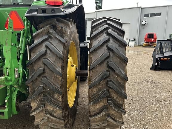 Image of John Deere 8320R equipment image 4