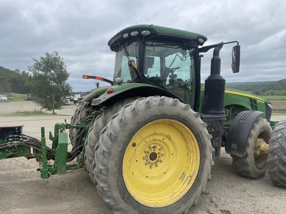 Image of John Deere 8320R equipment image 4