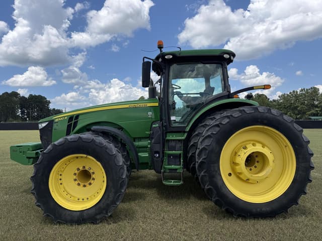 Image of John Deere 8320R equipment image 1