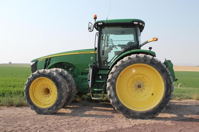 Image of John Deere 8320R equipment image 1