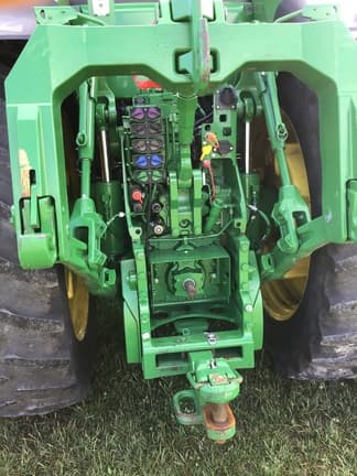 Image of John Deere 8320R equipment image 4