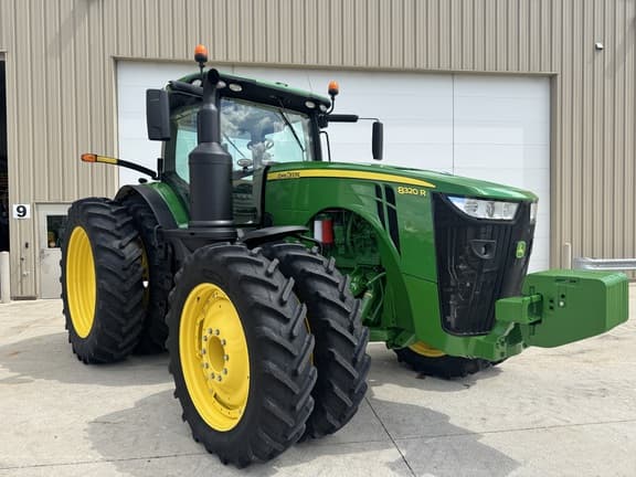 Image of John Deere 8320R equipment image 1
