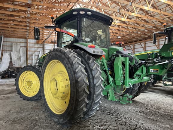Image of John Deere 8320R equipment image 2