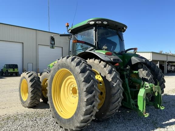 Image of John Deere 8320R equipment image 4