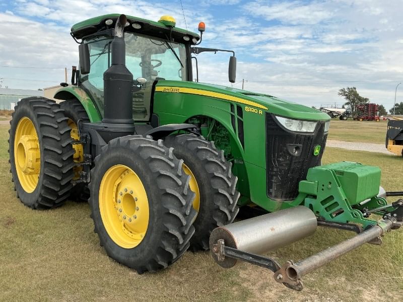 2018 John Deere 8320R Equipment Image0