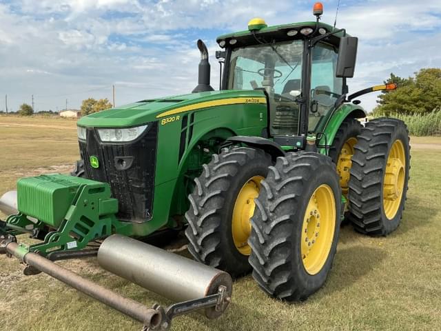 Image of John Deere 8320R equipment image 2